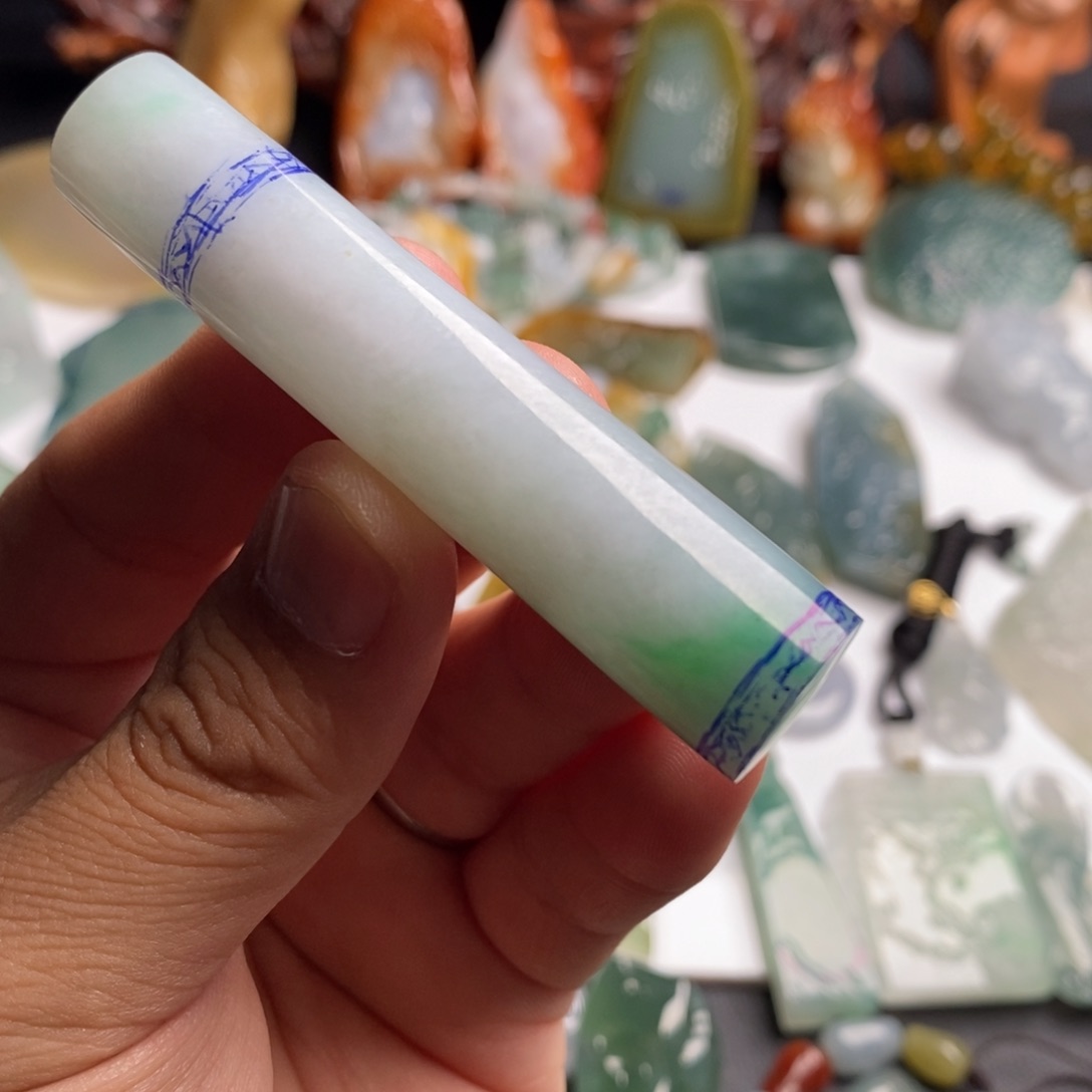 定制翡翠未镶嵌飘绿翡翠援助