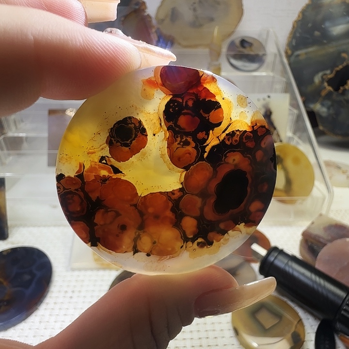 玛瑙/玉髓未镶嵌珠宝奇石