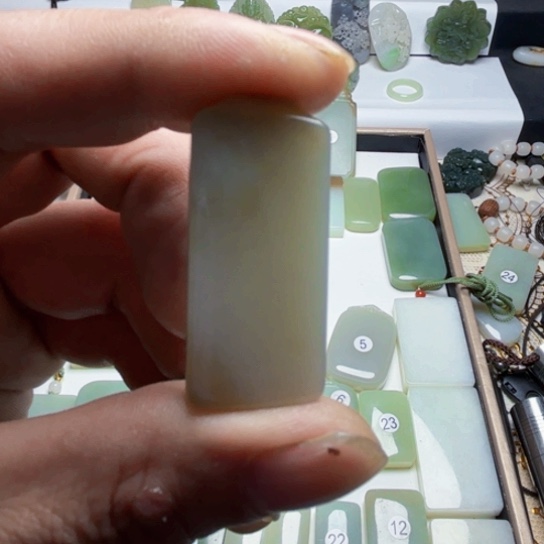 和田玉颈饰未镶嵌旺*