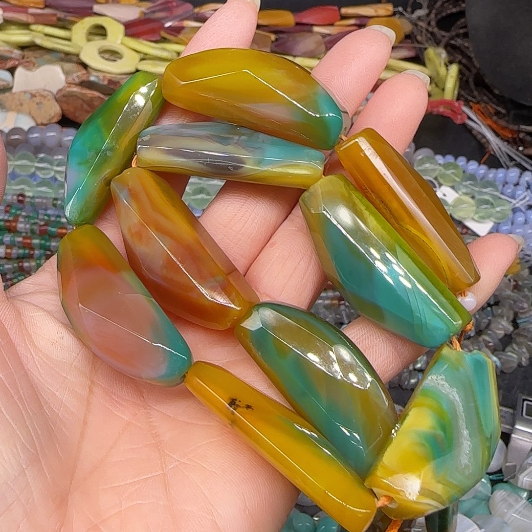 玛瑙/玉髓合金珠宝半成品黄绿玛瑙月牙一条