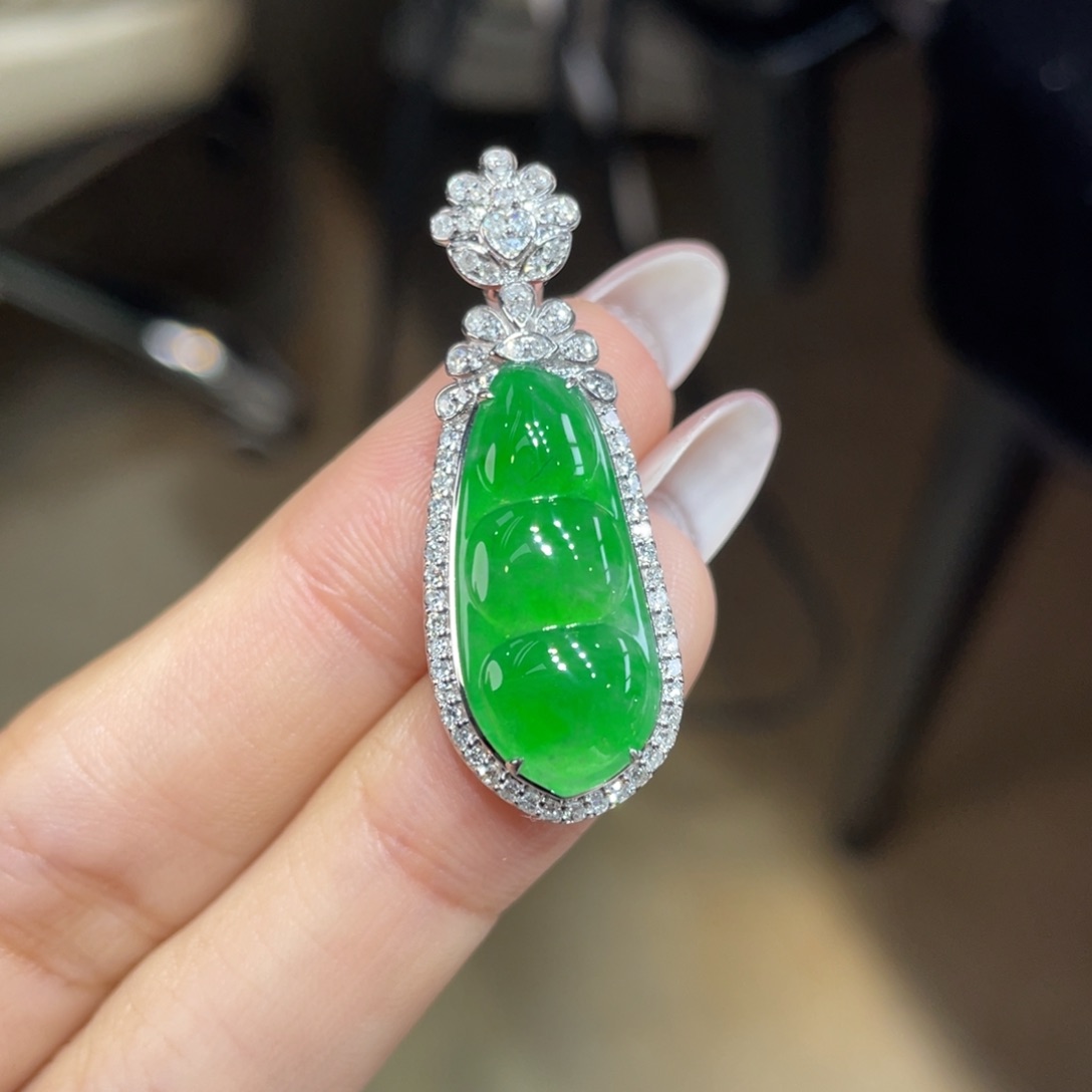 翡翠颈饰18K金镶嵌天然缅甸翡翠a货