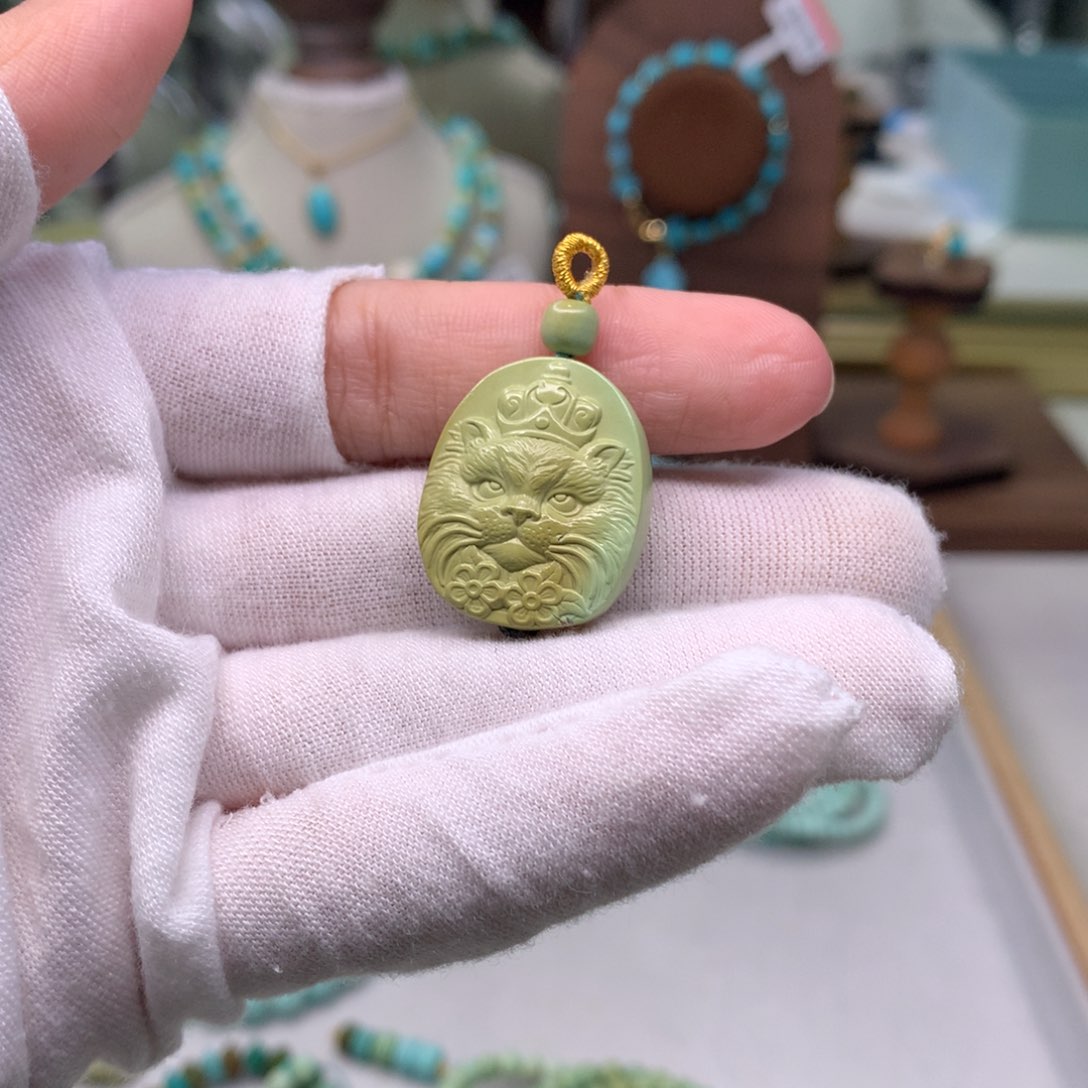 绿松石配饰未镶嵌