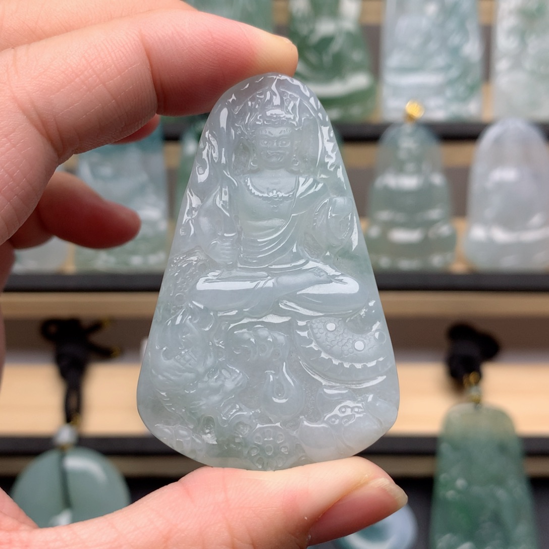 颈饰未镶嵌翡翠不动明王