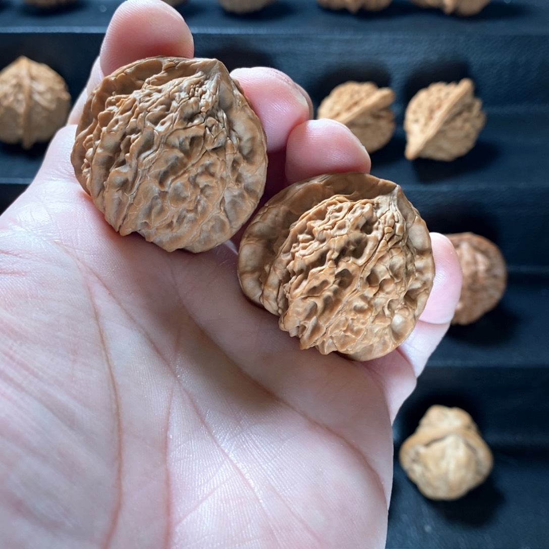 桃核把件野生原树唐山公子帽