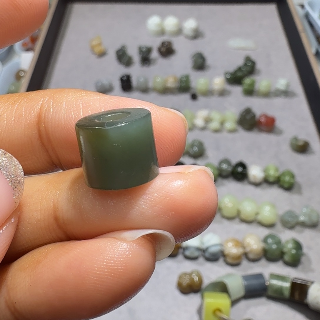 和田玉未镶嵌珠宝奇石