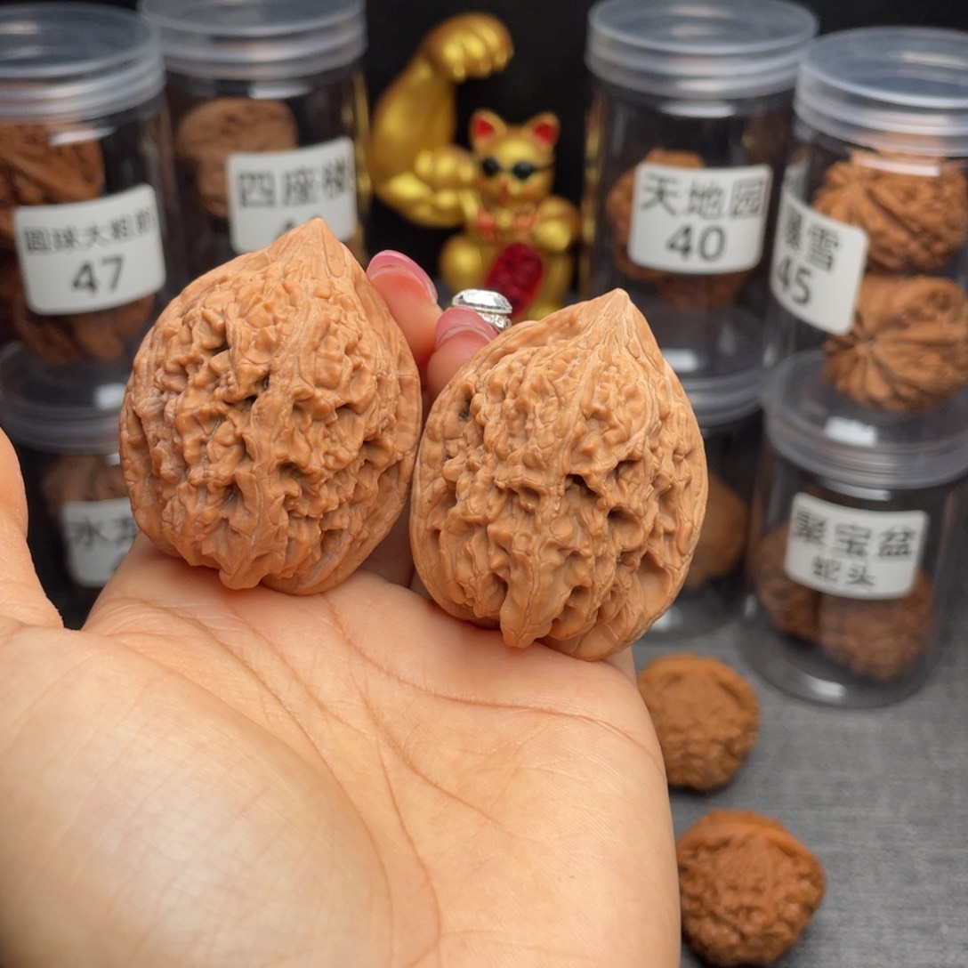 文玩核桃把件大孤石