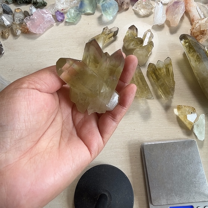 一***人未镶嵌珠宝半成品水晶