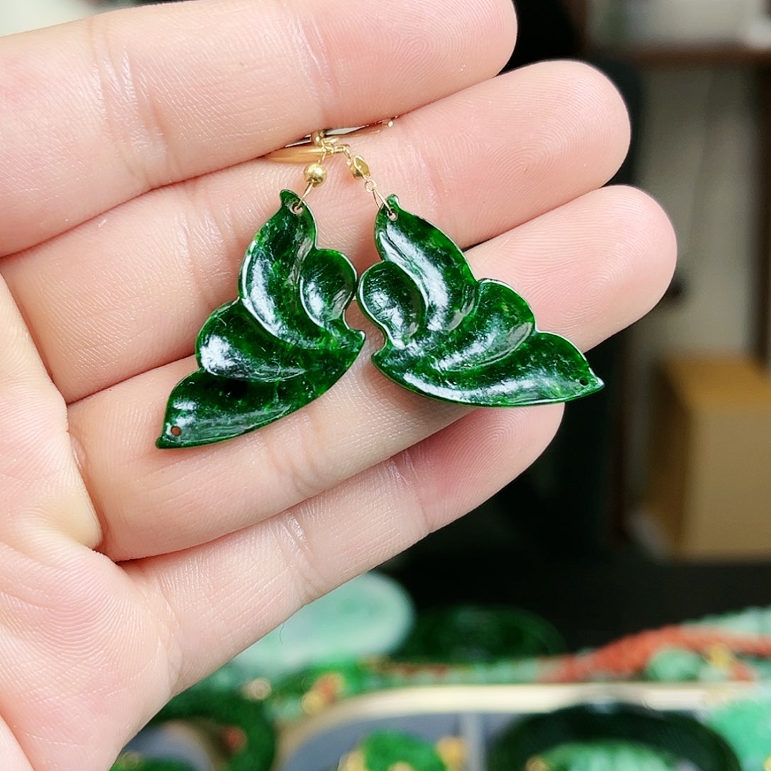 翡翠颈饰18K金镶嵌耳饰