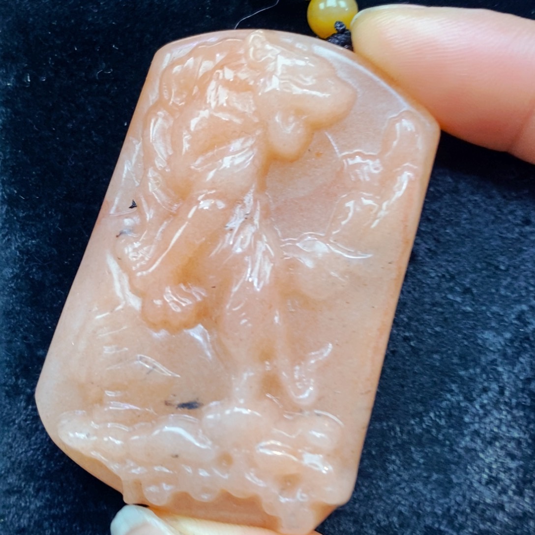 未镶嵌石英质玉（黄龙玉）项链