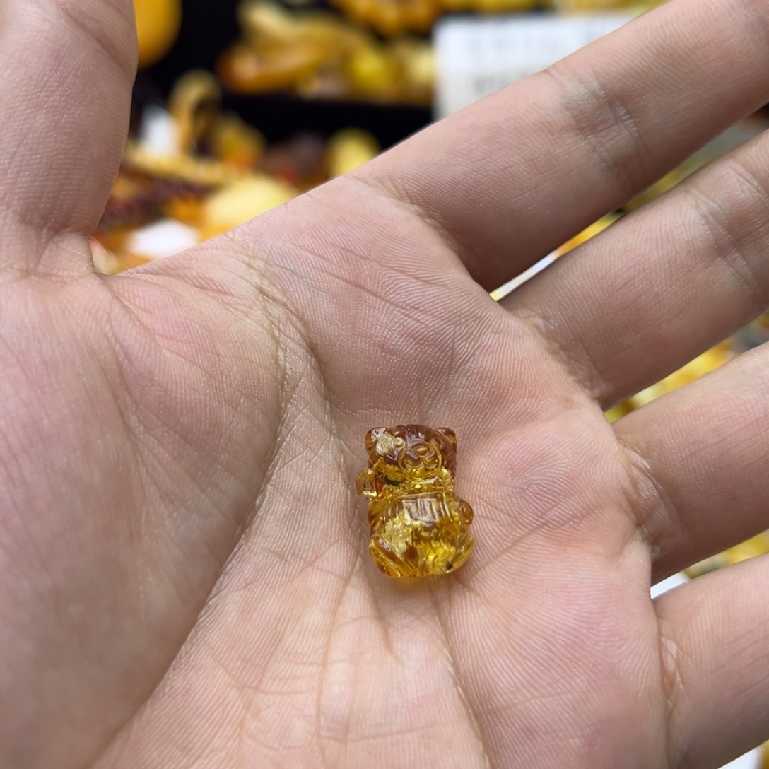 琥珀未镶嵌裸石蜜蜡毛毛熊1.4g