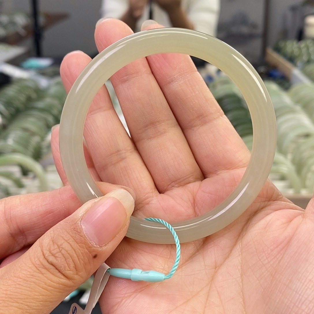 和田玉和田玉手镯53.54未镶嵌