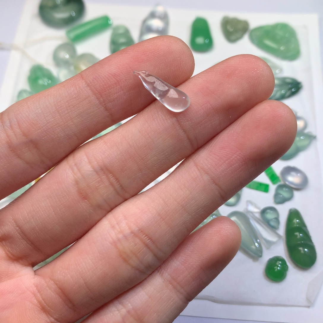 翡翠未镶嵌吊坠(不含链)福豆