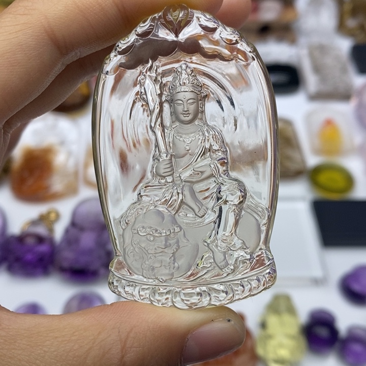 水晶颈饰未镶嵌我***。定制