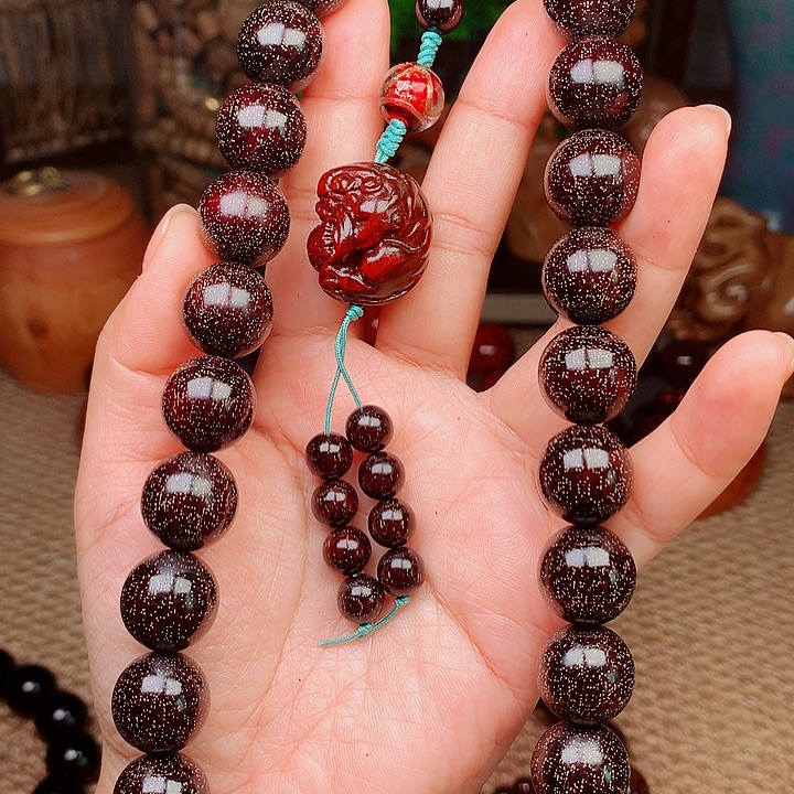 沉***生檀香紫檀（小叶紫檀）桃1.5手持