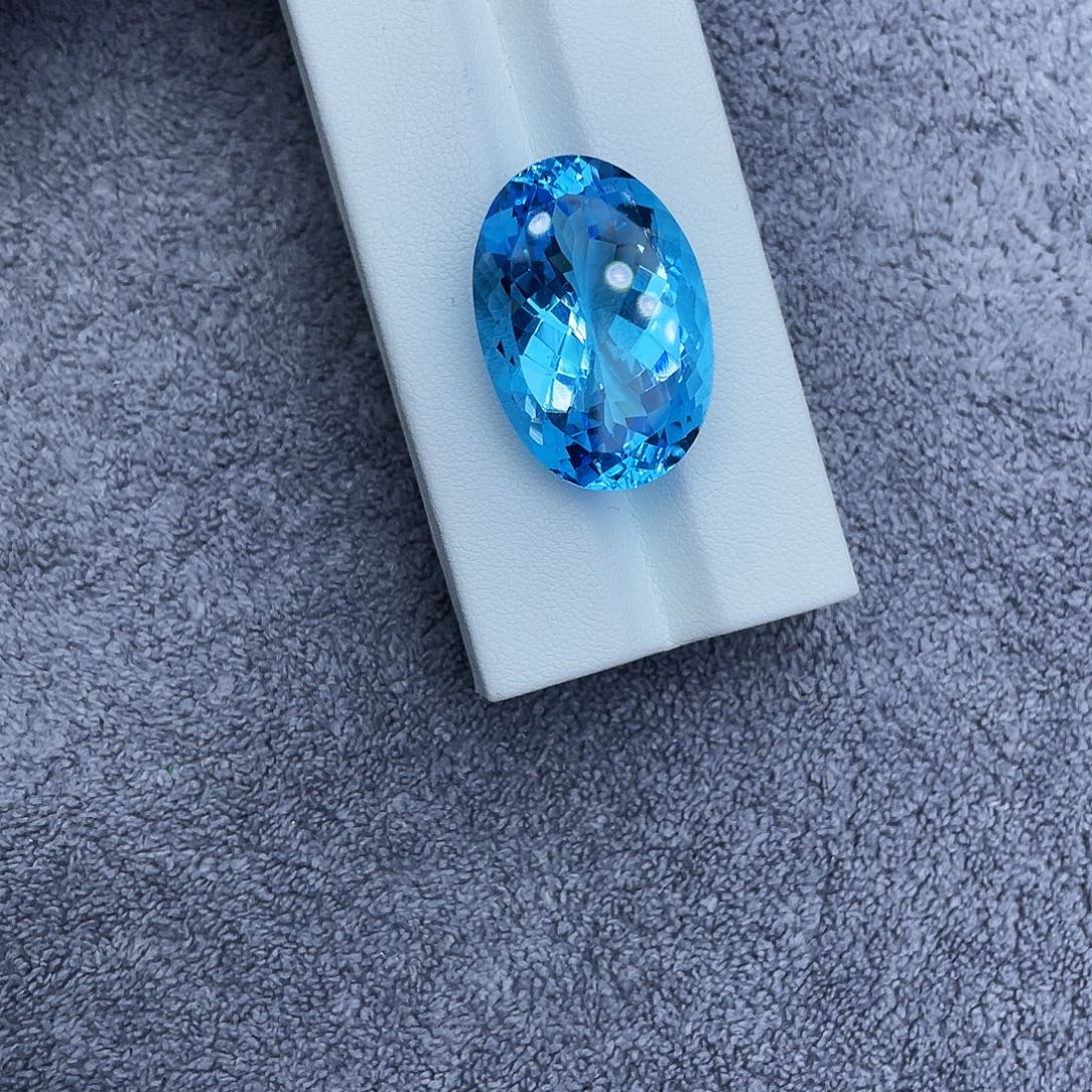 托帕石裸石38.36Ct