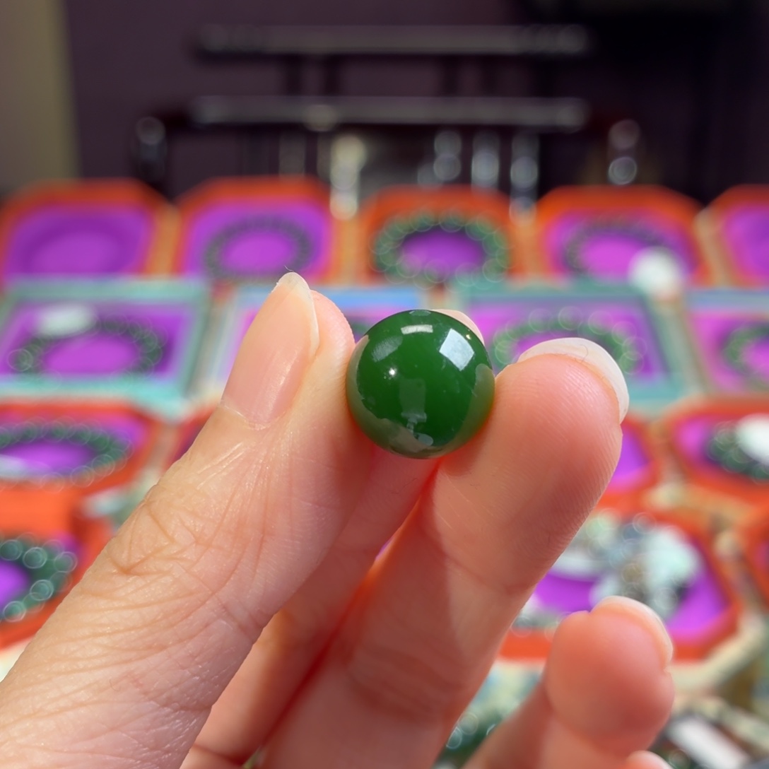 狂***1和田玉（碧玉）未镶嵌珠宝半成品