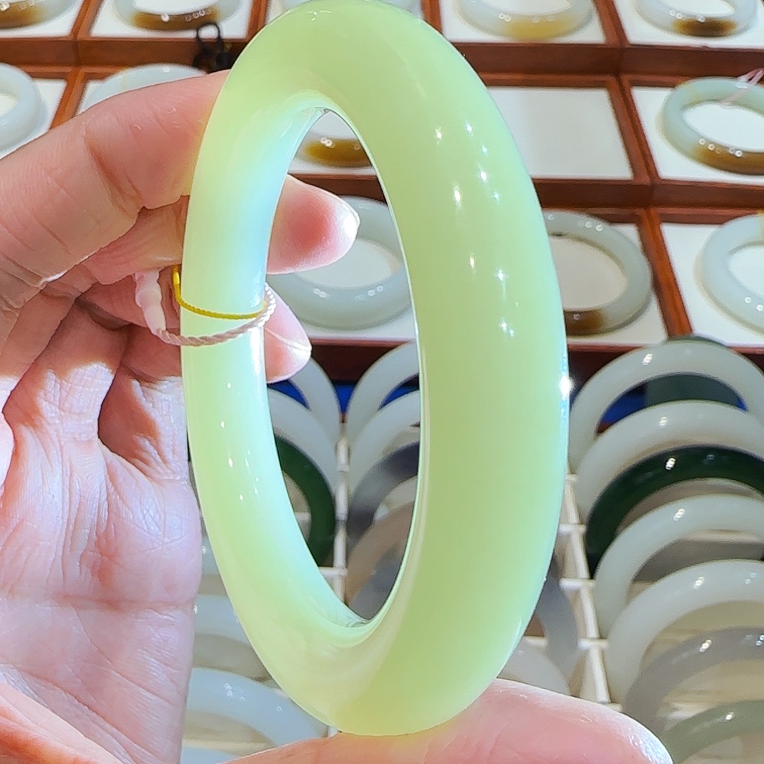 和田玉手镯未镶嵌新疆胖圆黄口54 55 56