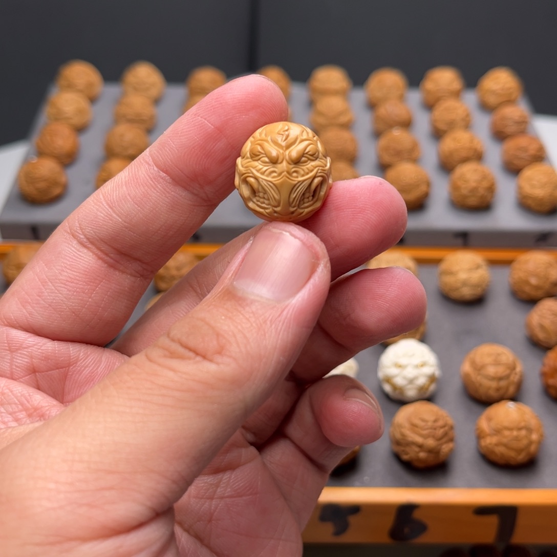 猴头核桃吊坠口罩恶僧