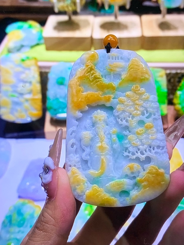 翡翠挂件一物一证毛货抛光