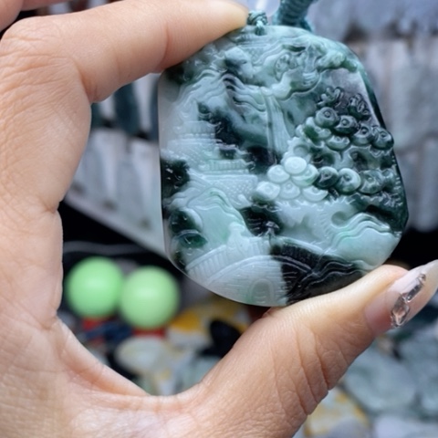 翡翠颈饰未镶嵌翡翠