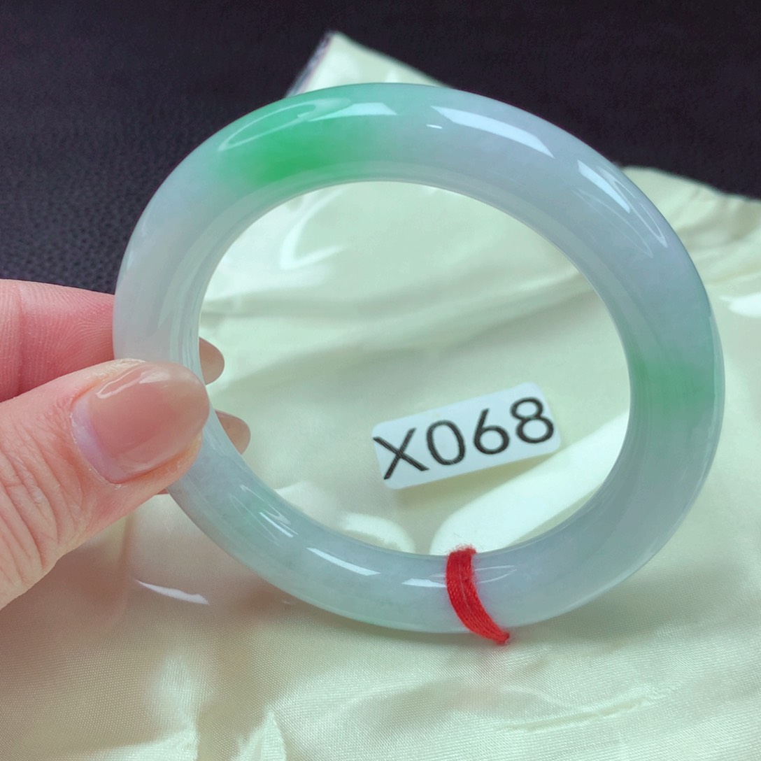 翡翠手镯未镶嵌简*?手镯88