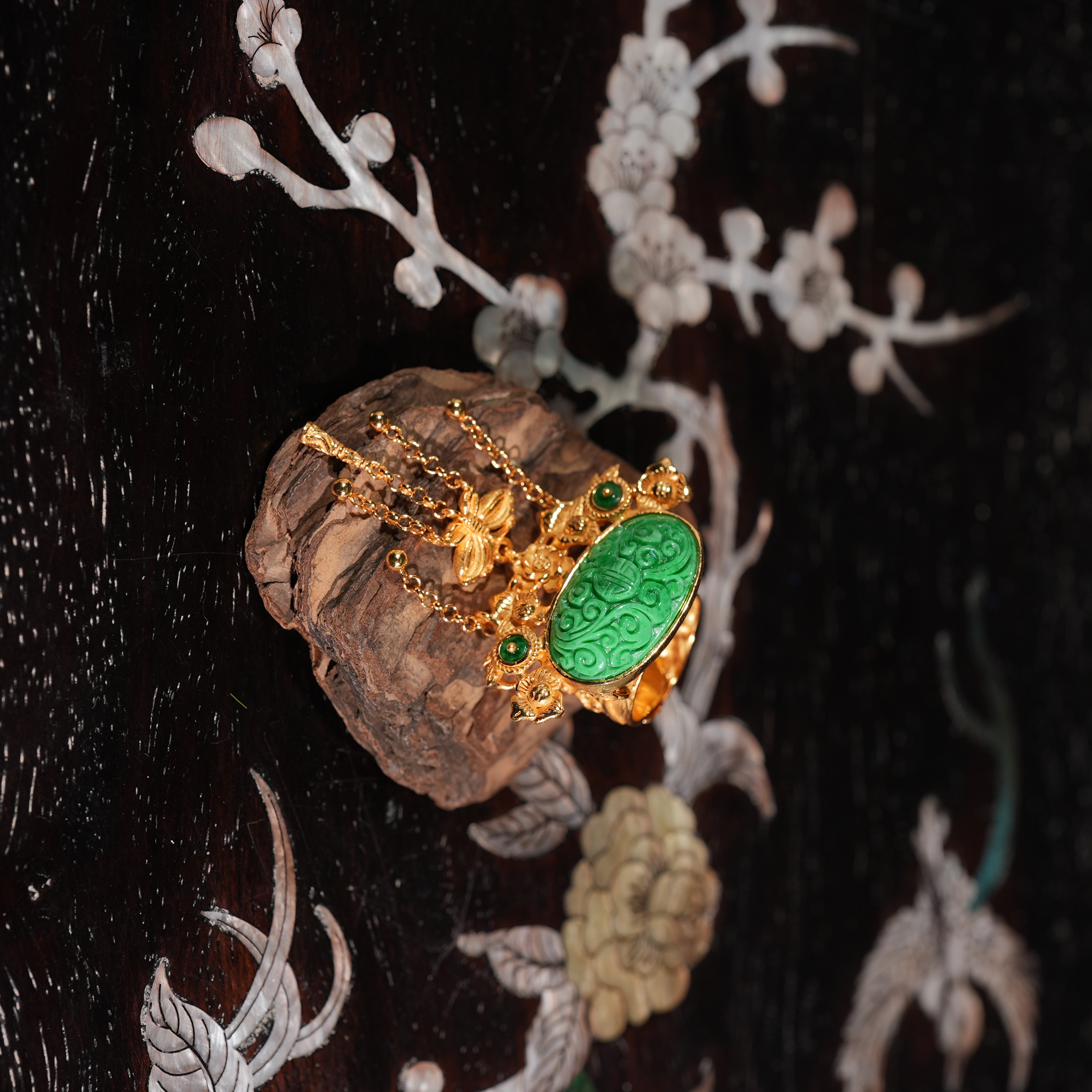 1.23香港王老板-翡翠镶嵌戒指3e386