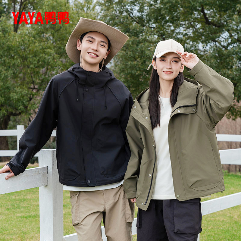 YAYA/鸭鸭男女同款2025年春秋季新款户外运动冲锋衣男装上衣外套