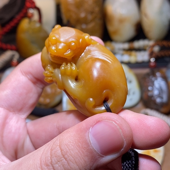 和田玉颈饰未镶嵌