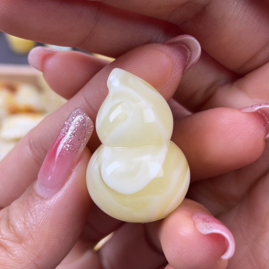 琥珀裸石未镶嵌蜜蜡