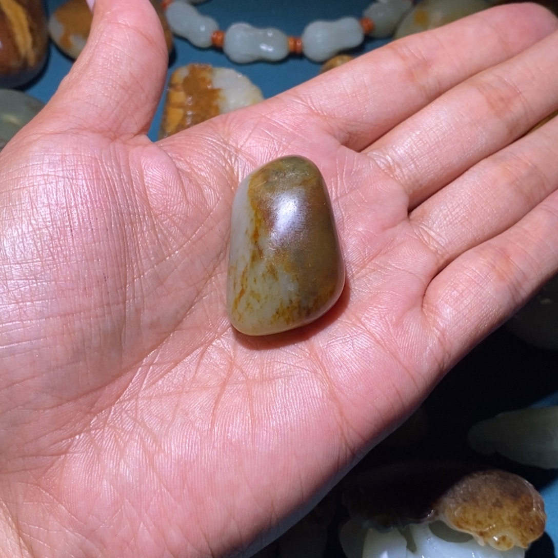 美***城颈饰未镶嵌和田玉