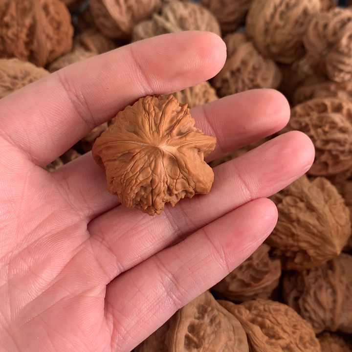 林***军文玩核桃把件三棱