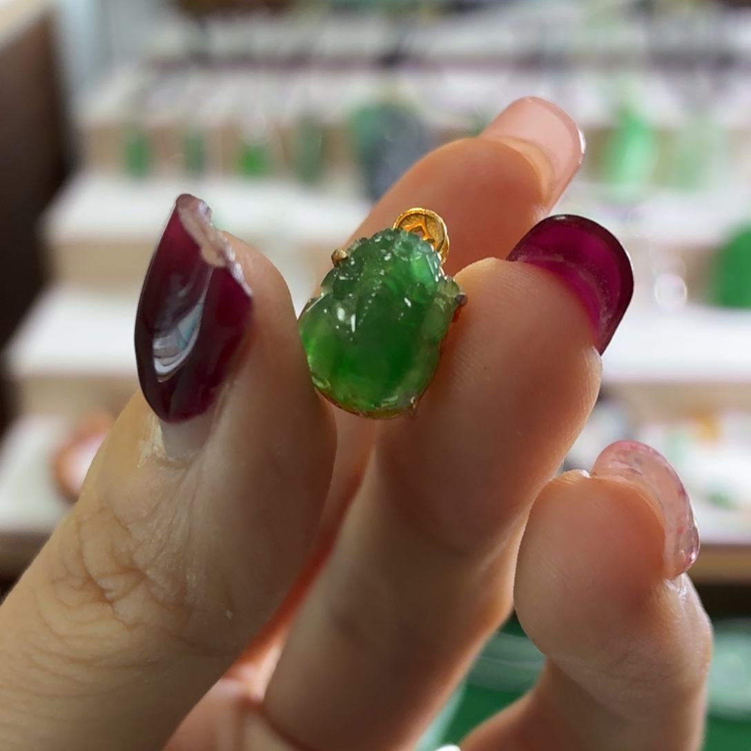 翡翠未镶嵌颈饰翡翠