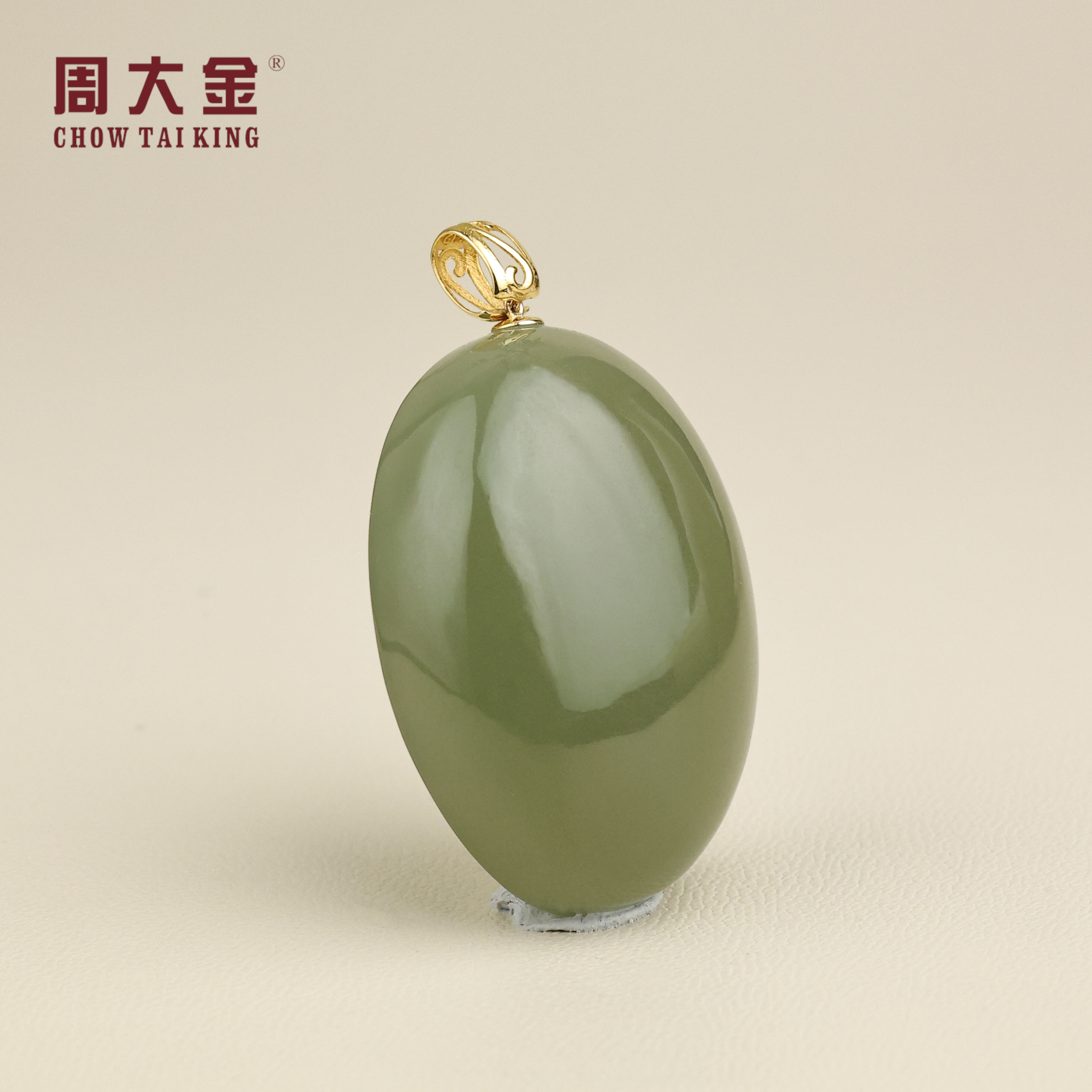 【周大金玉石】18K和田玉湖水绿蛋面吊坠-D11313-鹤