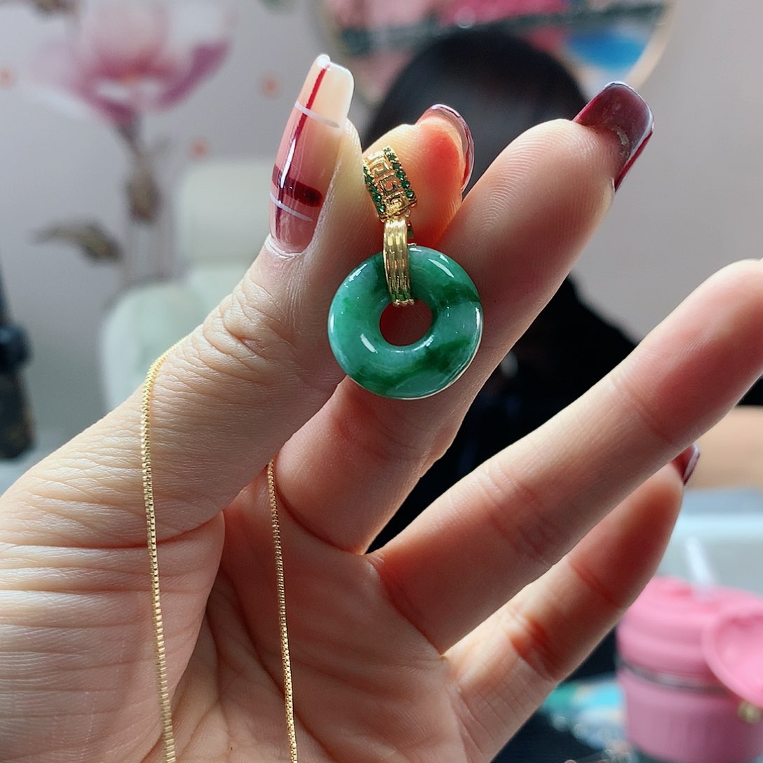 【闪购商品】翡翠吊坠(赠链)合金