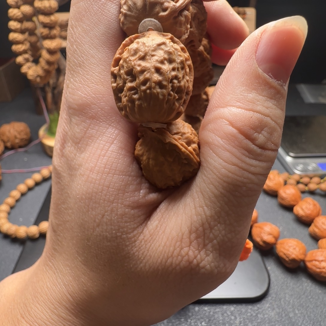 核桃野生小核桃手持