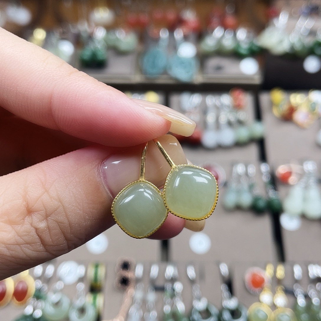 和田玉银S925镶嵌耳饰