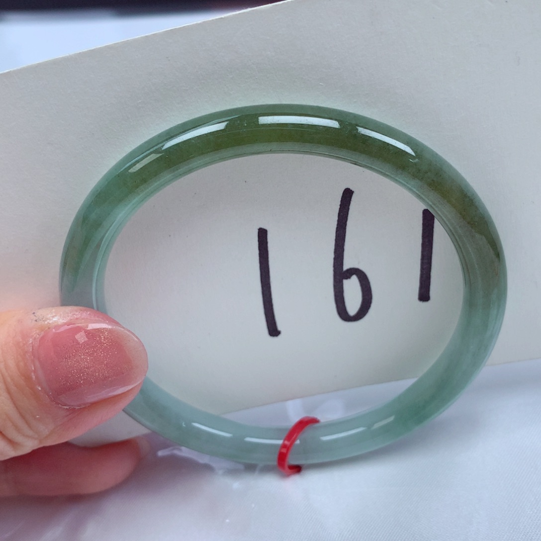 翡翠手镯未镶嵌翡翠