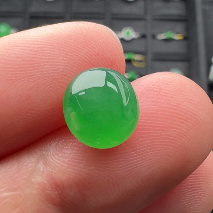 翡翠未镶嵌颈饰蛋面9.6