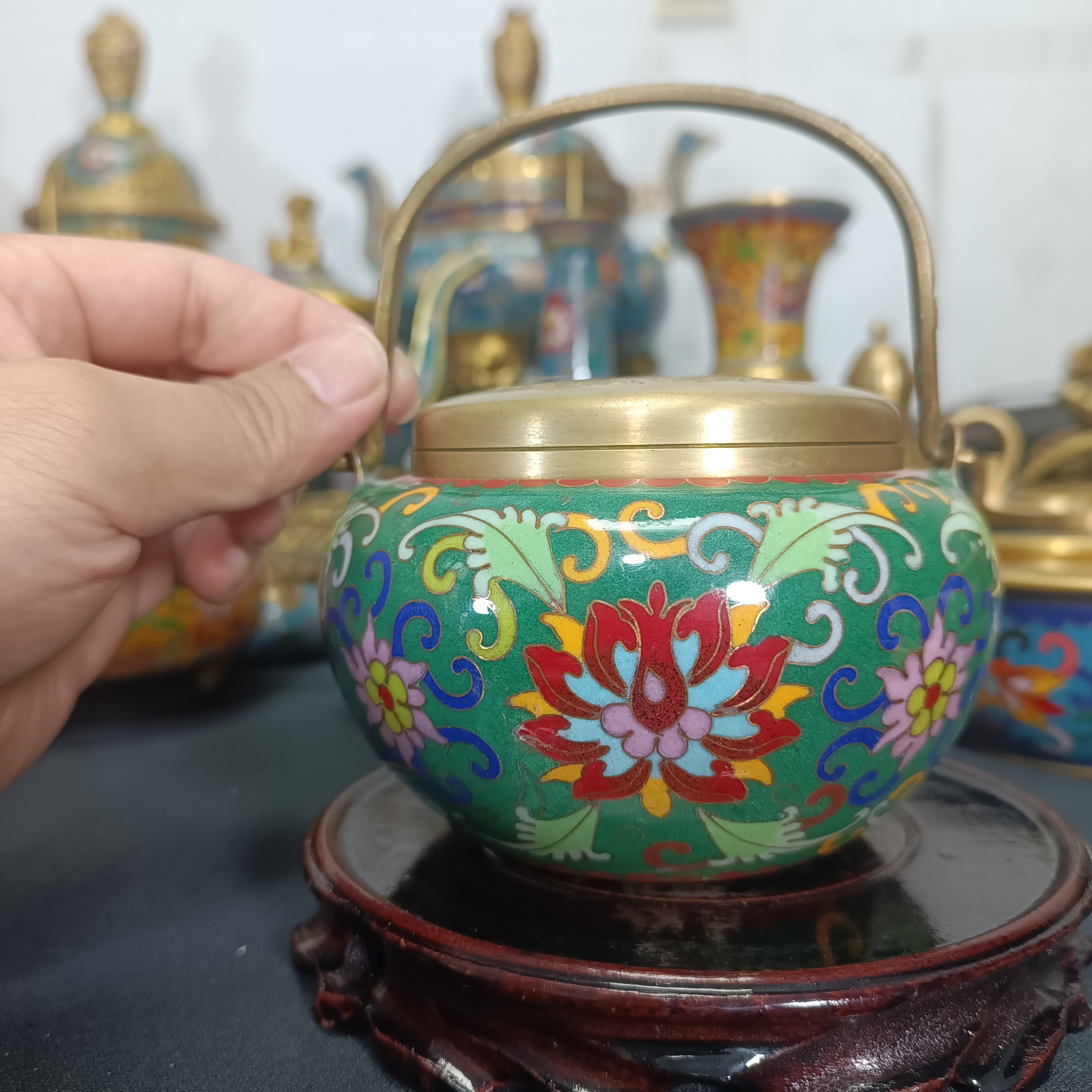 景泰蓝掐丝珐琅彩暖手炉高8直径13厘米铜手炉
