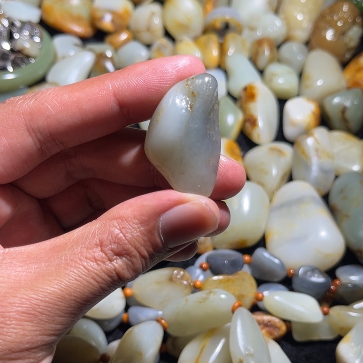 和田玉未镶嵌手串