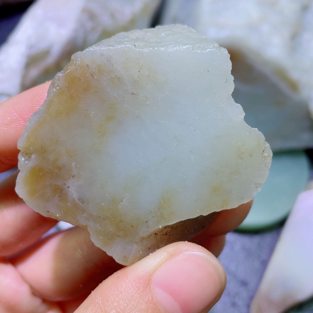 和田玉未镶嵌珠宝半成品