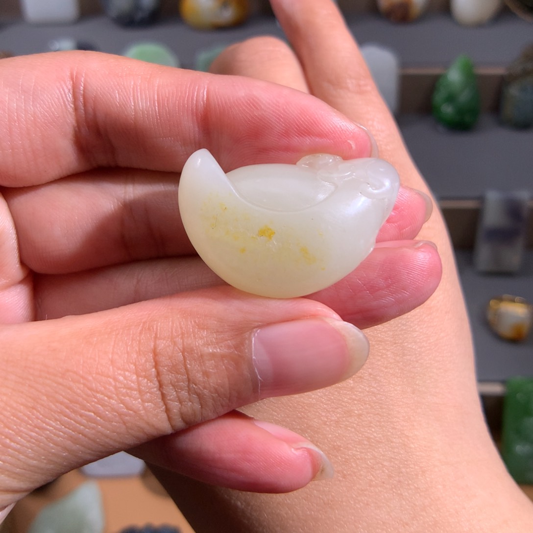 和田玉颈饰未镶嵌铃*?