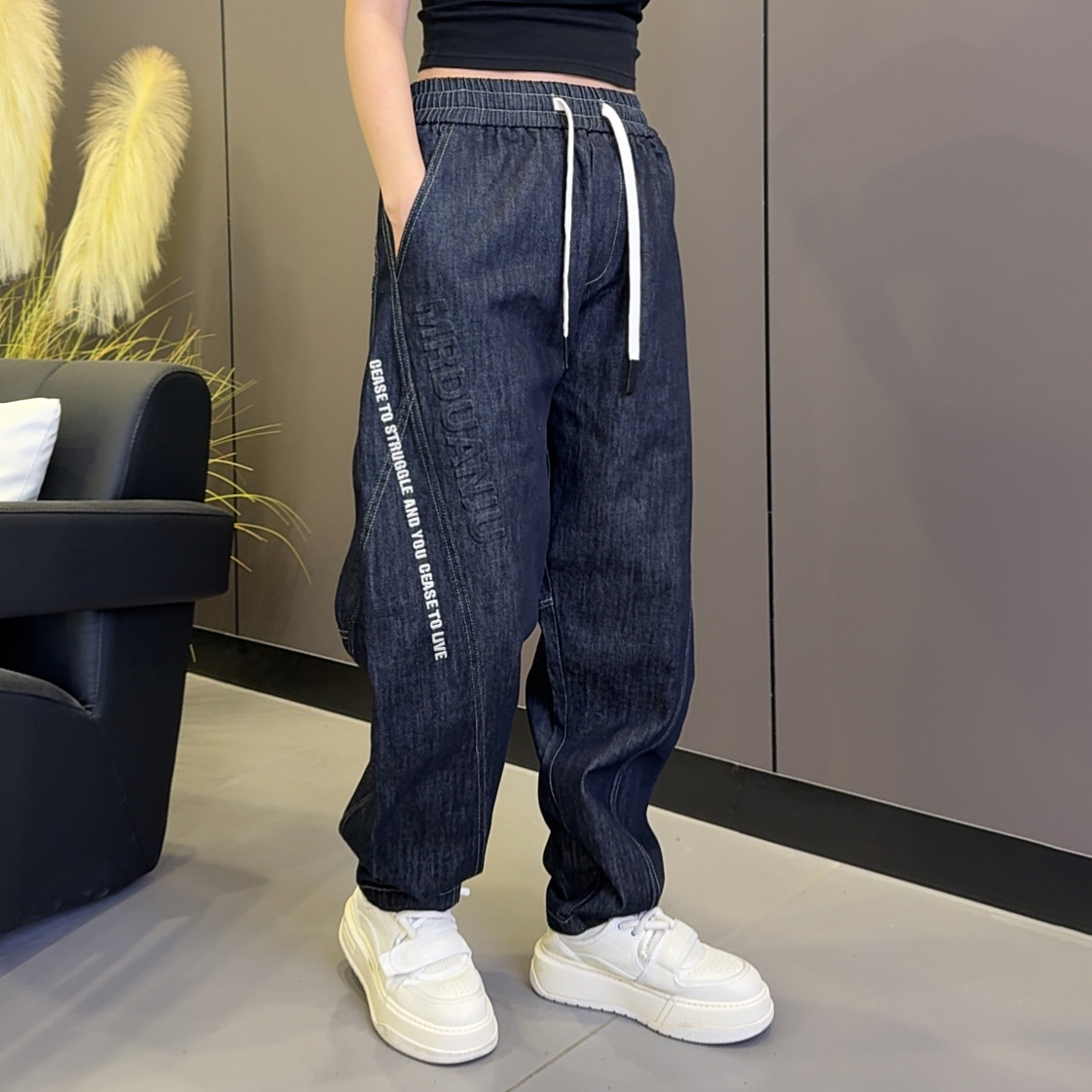 冬季时尚街头刺绣牛仔裤男潮流百搭钢印阔腿裤宽松加绒廓形工装裤