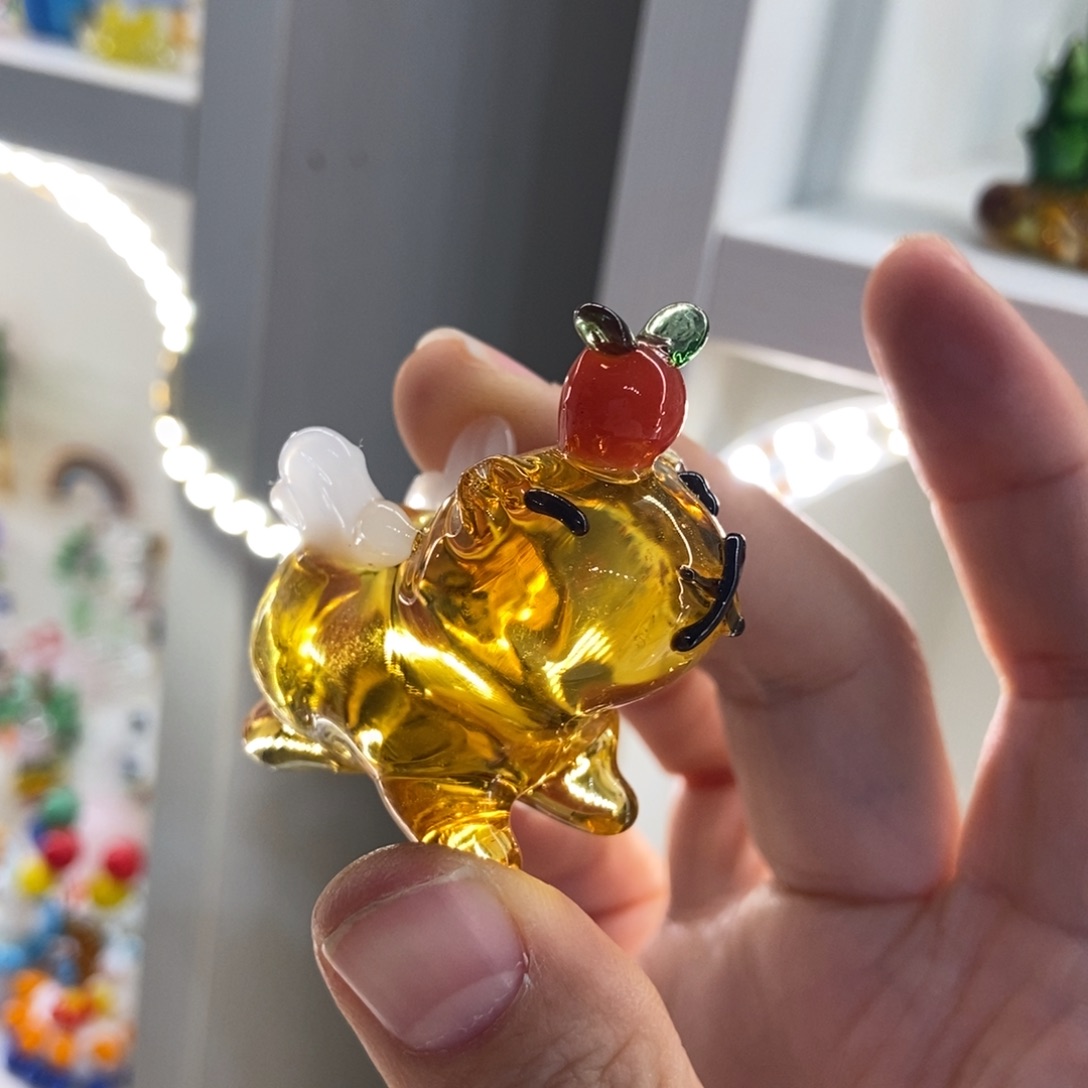 手工艺品琉璃拉日巴拉