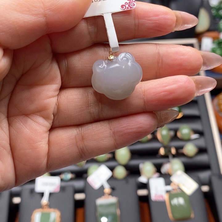 和田玉颈饰18K金镶嵌