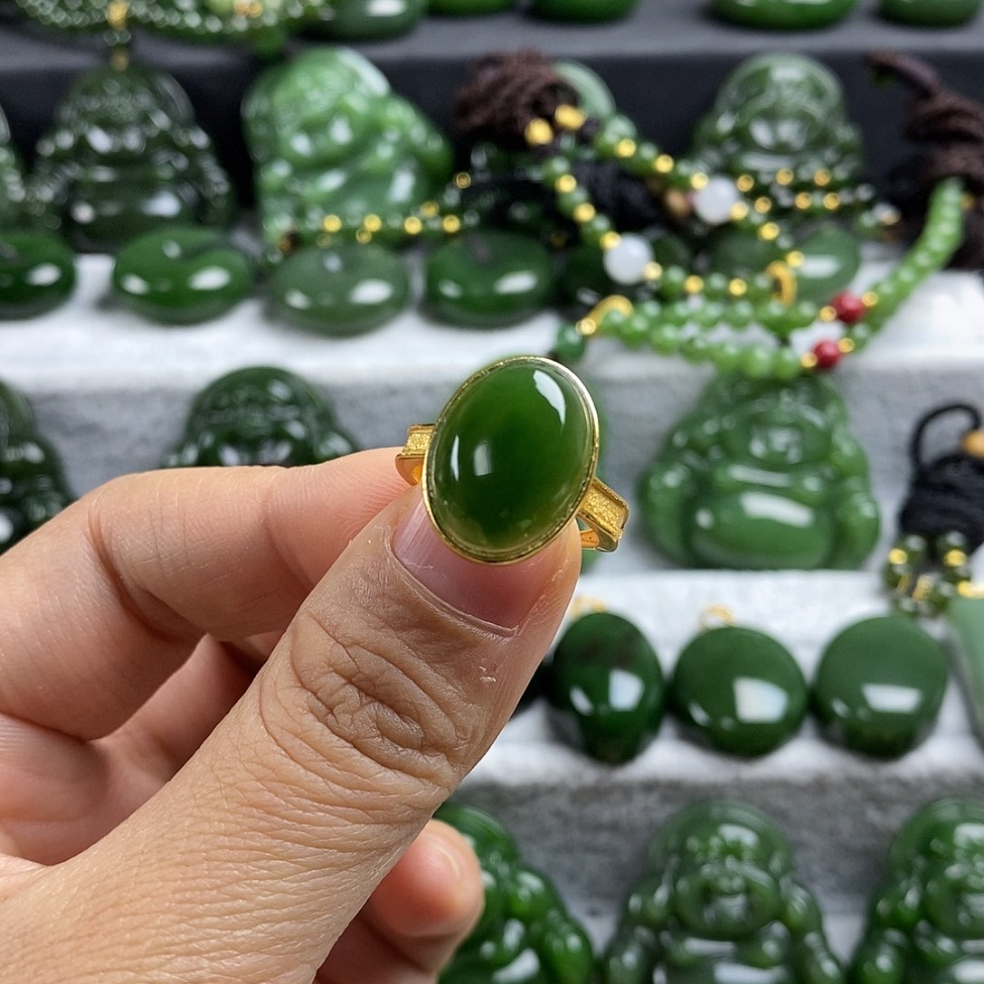 和田玉（碧玉）未镶嵌颈饰