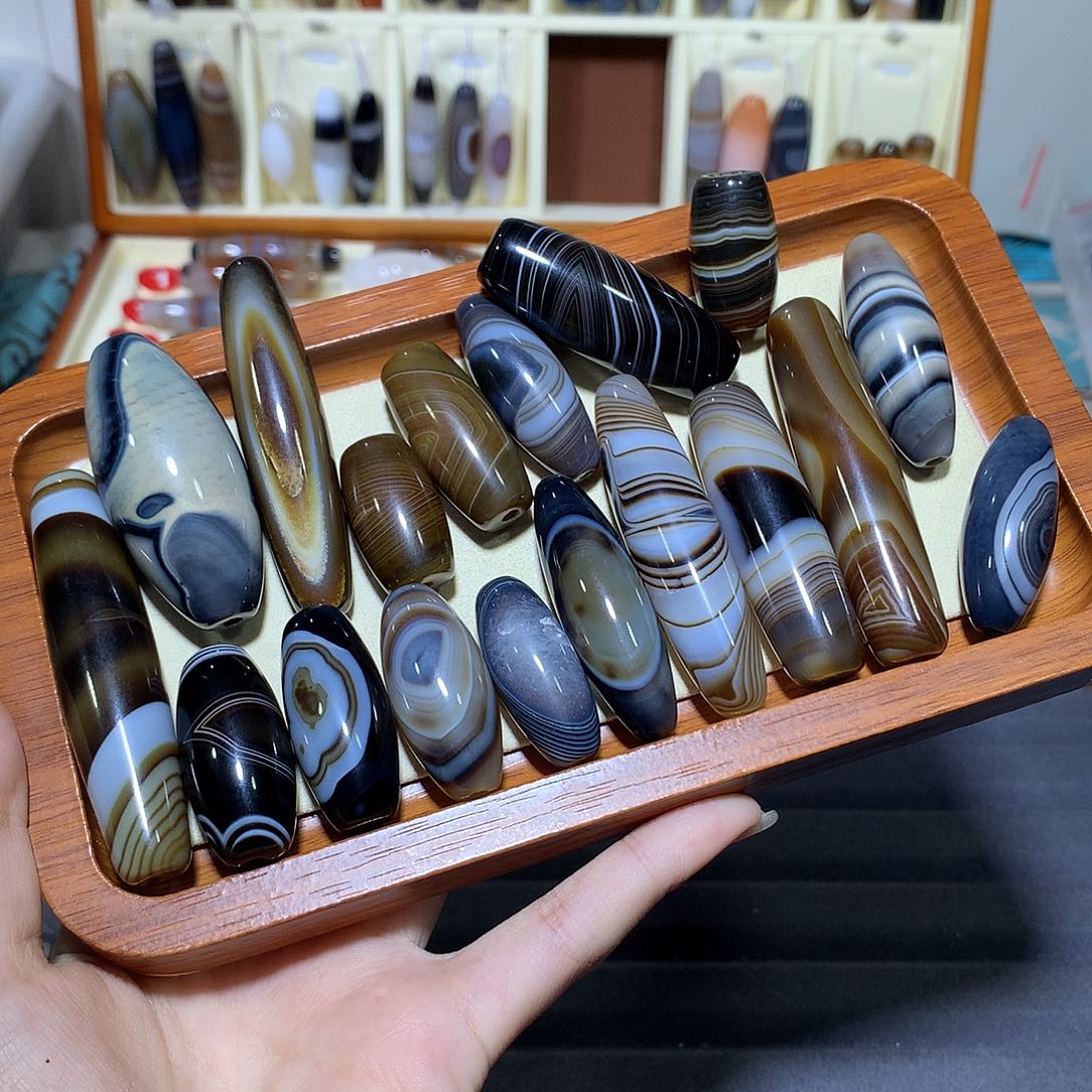 沐***）玛瑙/玉髓未镶嵌颈饰