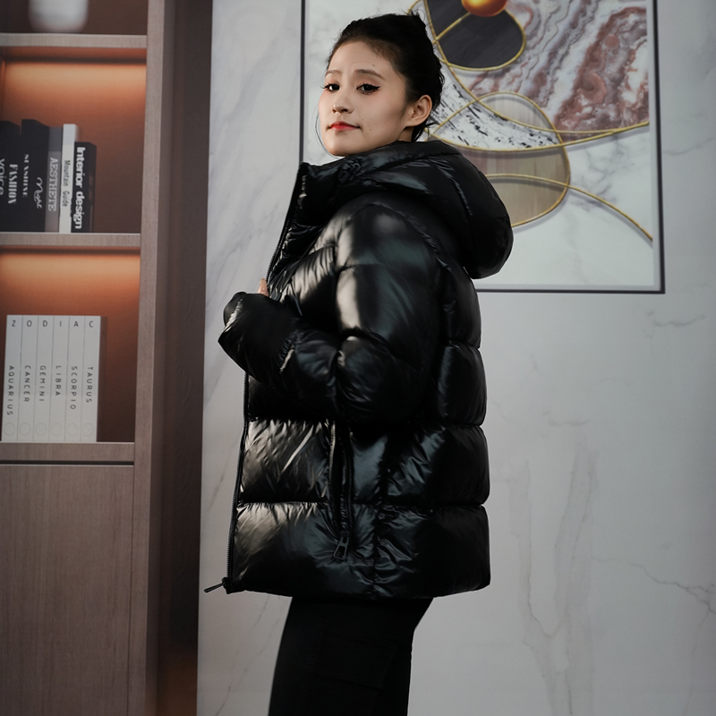 2025年冬装网红爆款男女情侣黑色加厚连帽时尚百搭保暖羽绒服短款
