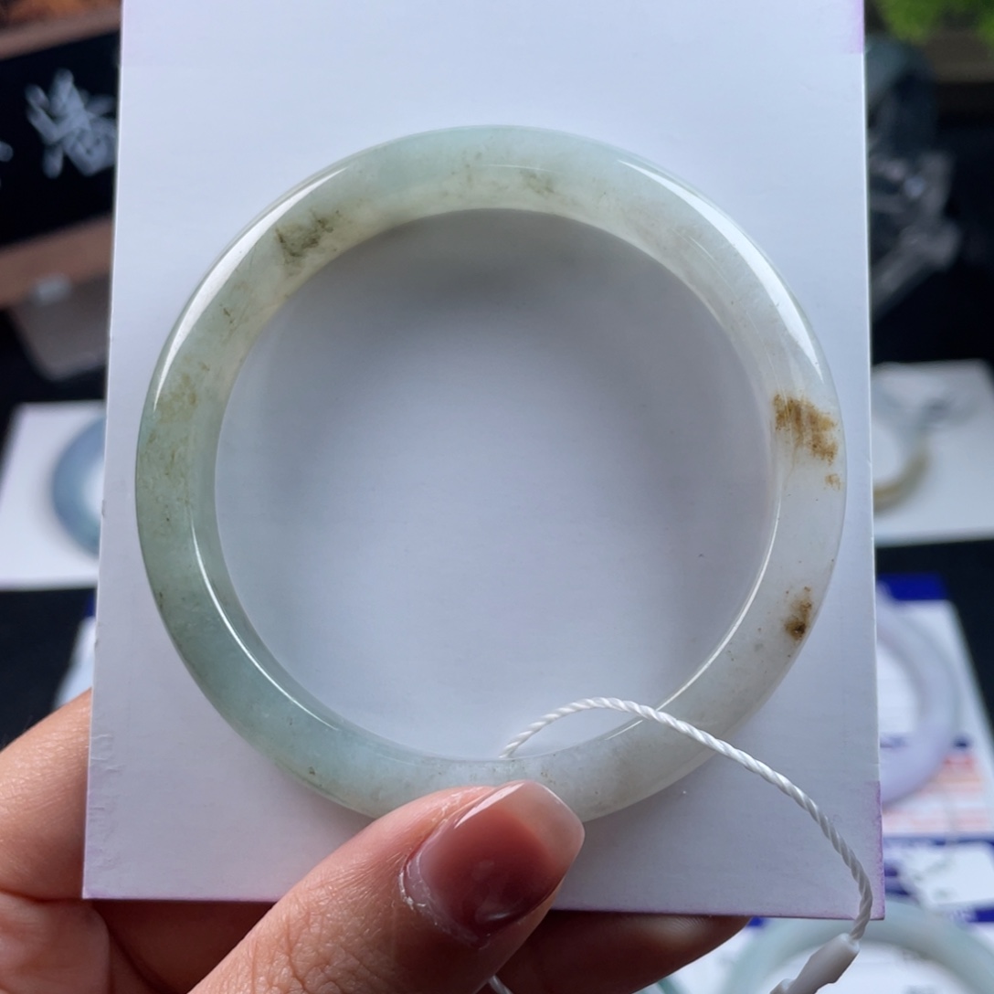 翡翠未镶嵌手镯基地质检