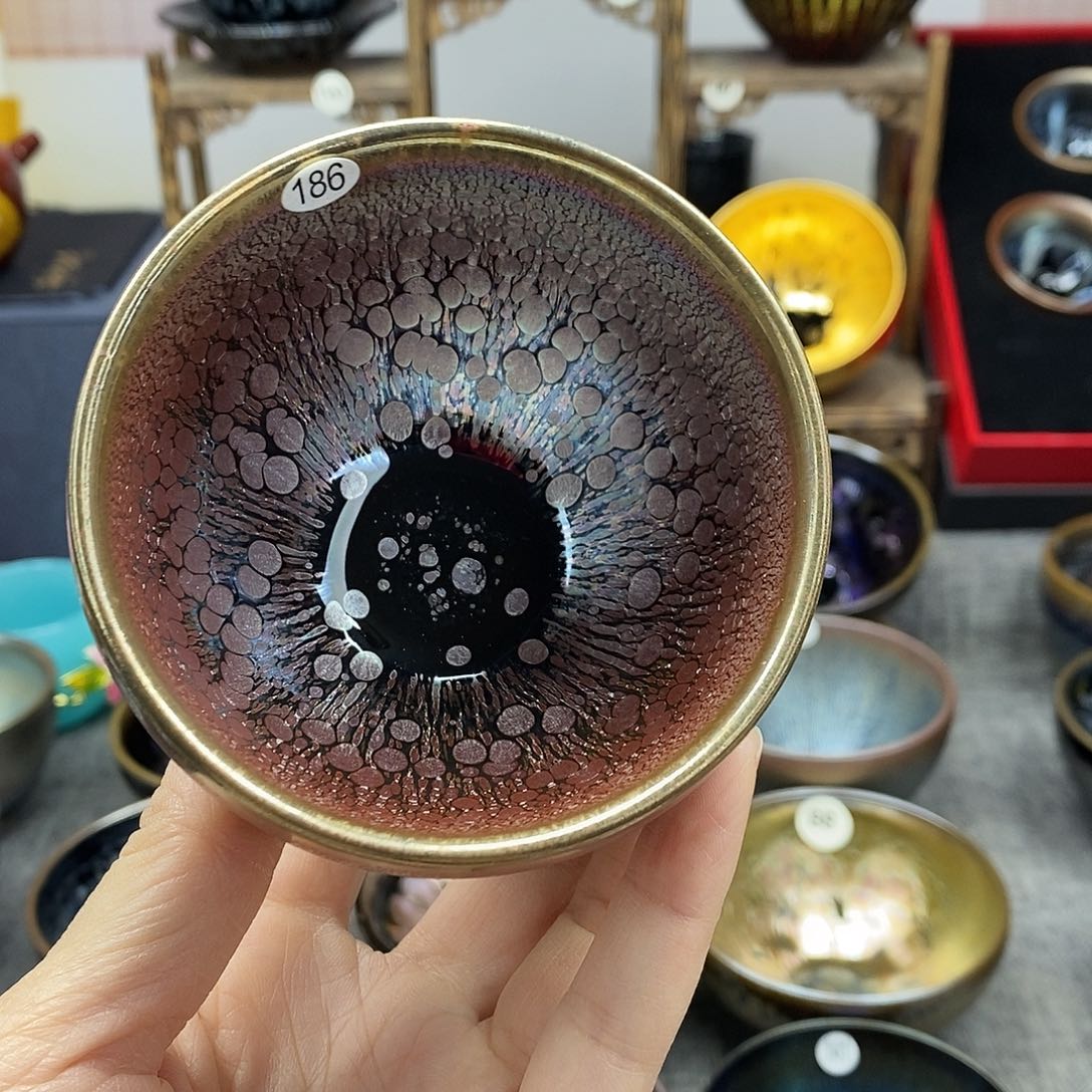 茶盏彩金油滴浮雕